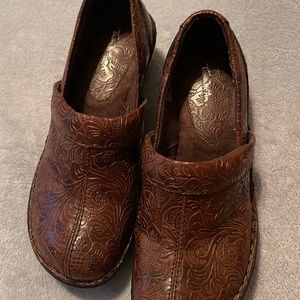 Women’s dress shoes